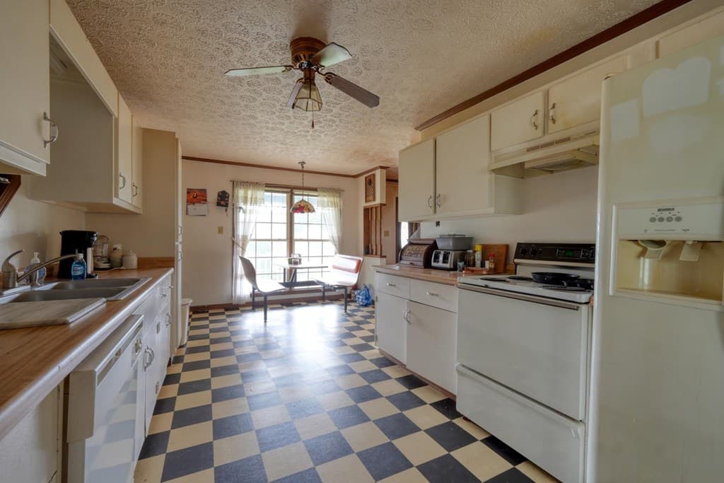 838 Tay Walk Way, Hiawassee GA 30546 - Photo