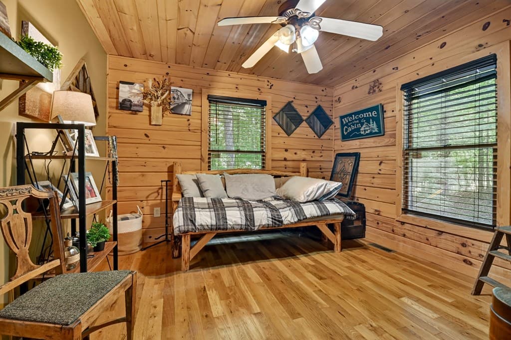 979 Cherokee Lane, Mccaysville GA 30555 - Photo