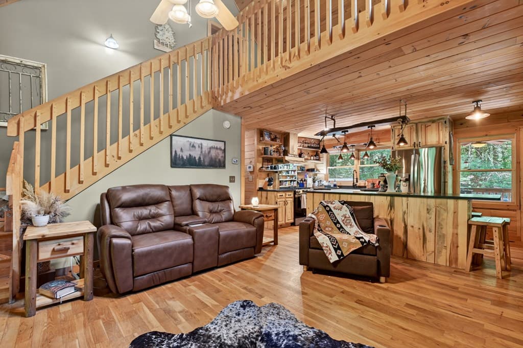 979 Cherokee Lane, Mccaysville GA 30555 - Photo