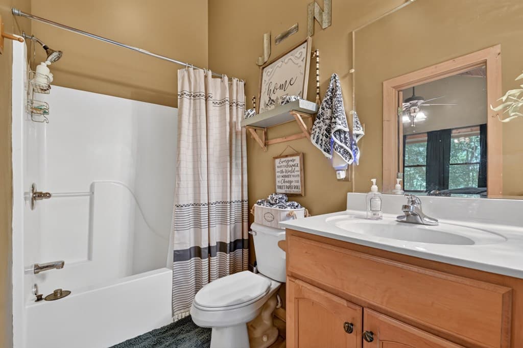 979 Cherokee Lane, Mccaysville GA 30555 - Photo