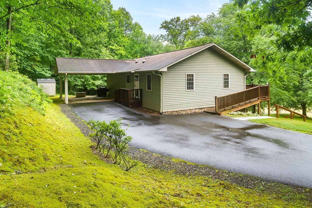 3318 Old Hwy 64e, Hayesville NC 28904 - Primary photo