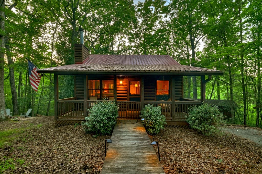 932 Granny Branch Drive, Blue Ridge GA 30513 - Photo