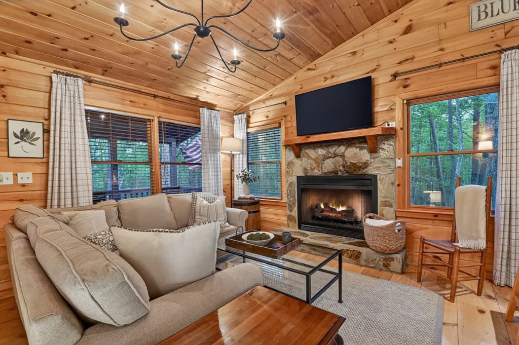 932 Granny Branch Drive, Blue Ridge GA 30513 - Photo