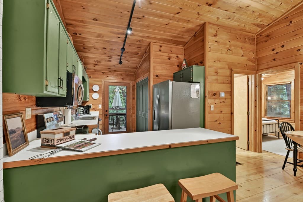 932 Granny Branch Drive, Blue Ridge GA 30513 - Photo