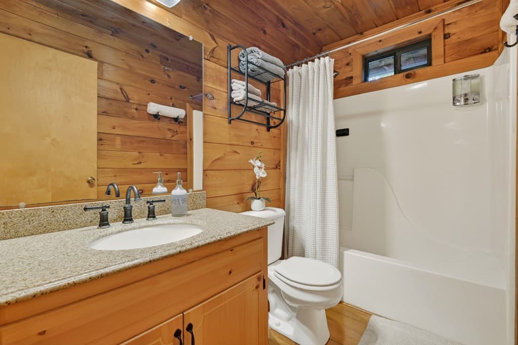 932 Granny Branch Drive, Blue Ridge GA 30513 - Photo