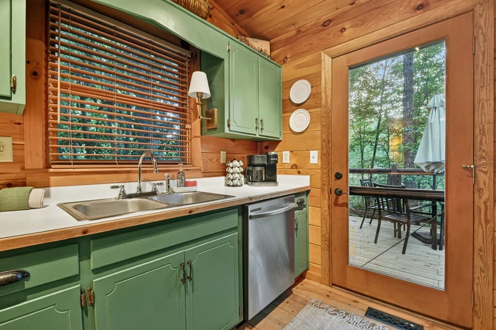 932 Granny Branch Drive, Blue Ridge GA 30513 - Photo