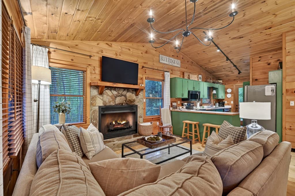 932 Granny Branch Drive, Blue Ridge GA 30513 - Photo