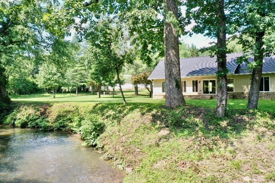 6389 Old Hwy 64 W, Warne NC 28909 - Photo
