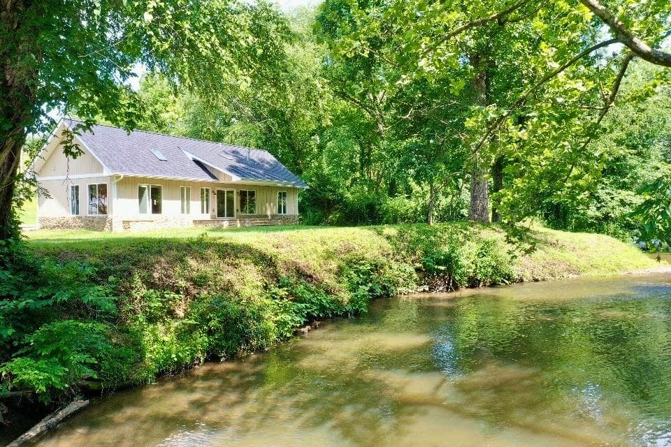 6389 Old Hwy 64 W, Warne NC 28909 - Primary photo