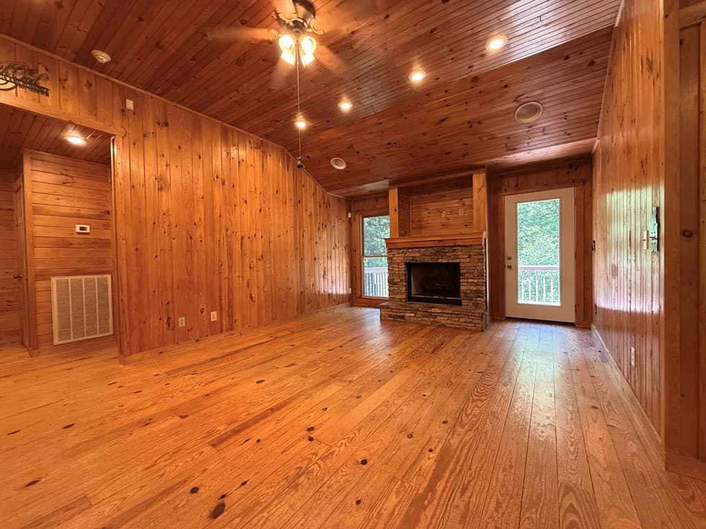 303 Pine Lane, Mineral Bluff GA 30559 - Photo