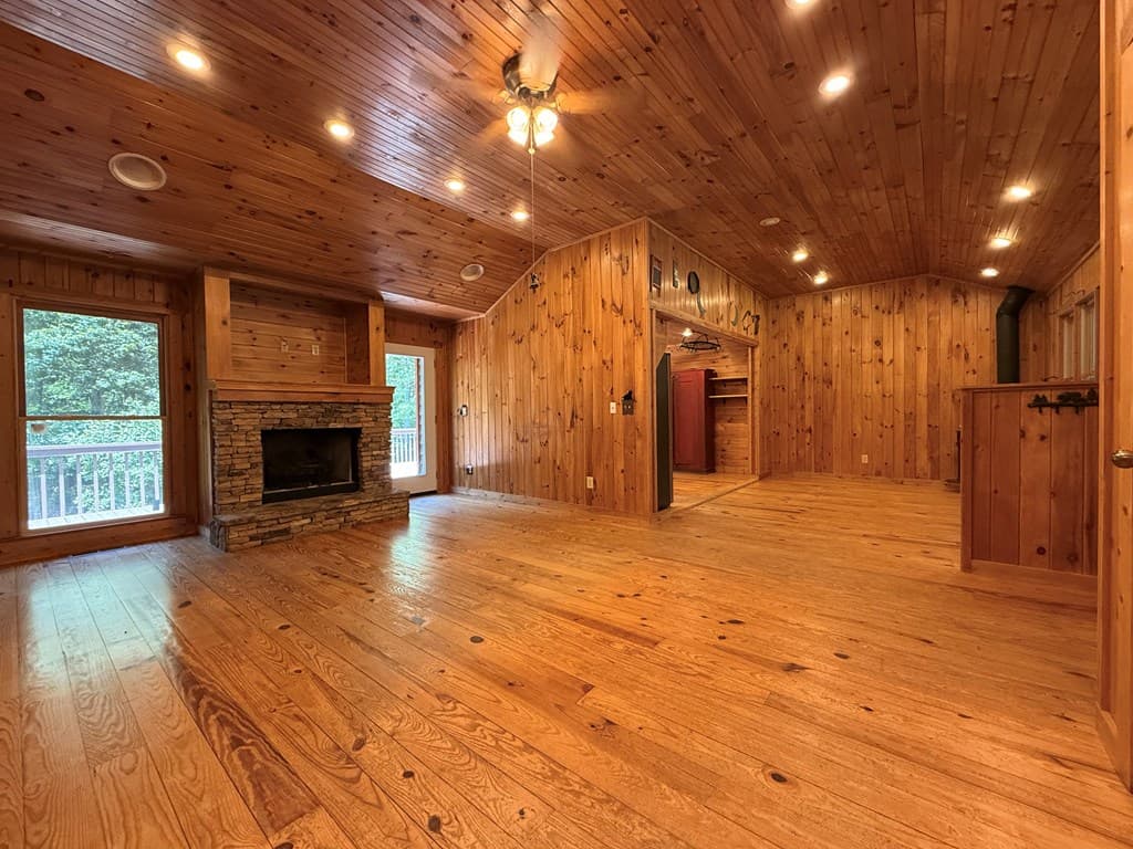 303 Pine Lane, Mineral Bluff GA 30559 - Photo