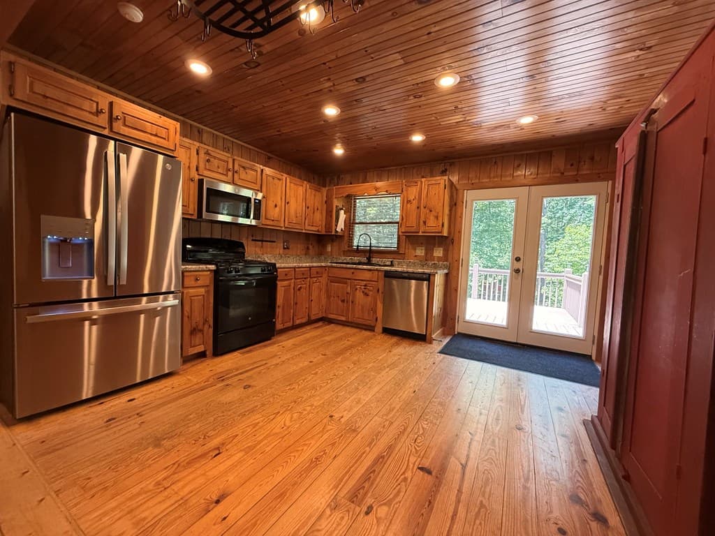 303 Pine Lane, Mineral Bluff GA 30559 - Photo
