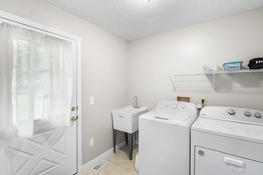 733 Bell Creek Road, Hiawassee GA 30546 - Photo