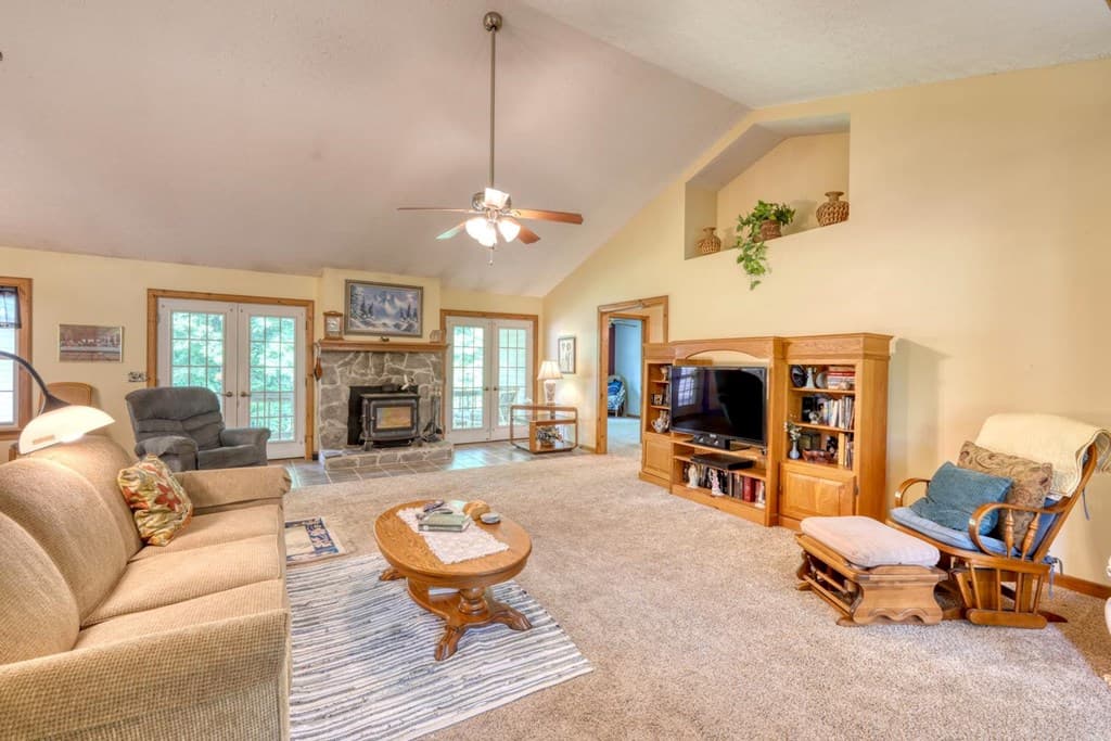 115 Ledge Lane, Blairsville GA 30512 - Photo