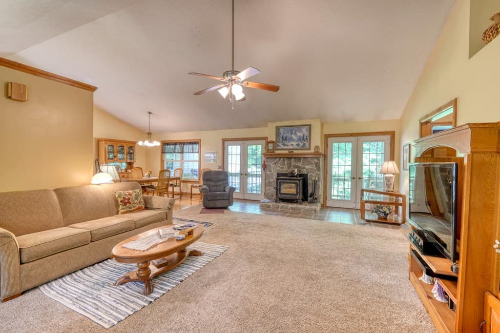115 Ledge Lane, Blairsville GA 30512 - Photo