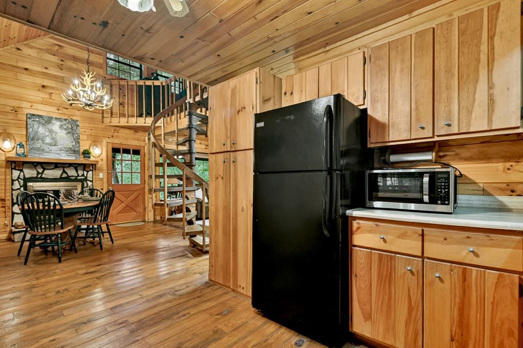 415 Walnut Mountain Road, Ellijay GA 30536 - Photo
