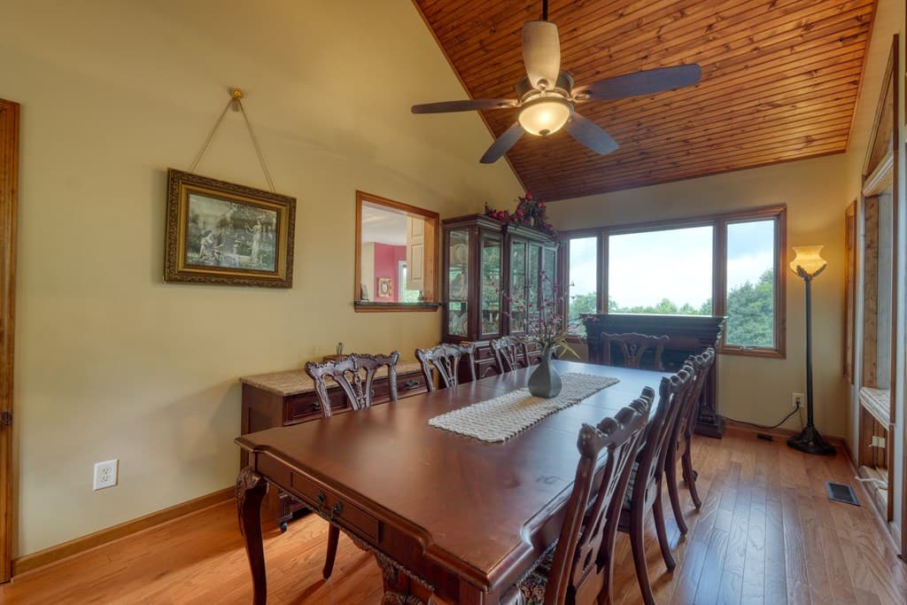 880 Locust Trail, Hiawassee GA 30546 - Photo