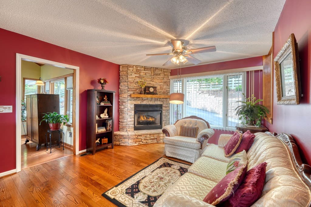 880 Locust Trail, Hiawassee GA 30546 - Photo