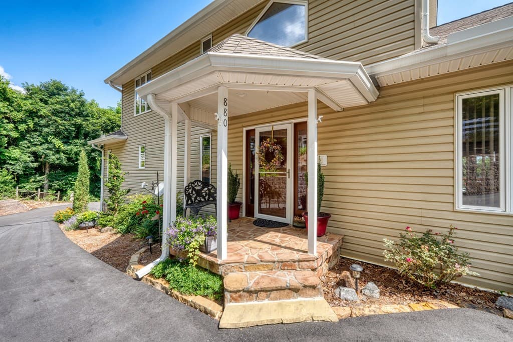 880 Locust Trail, Hiawassee GA 30546 - Photo