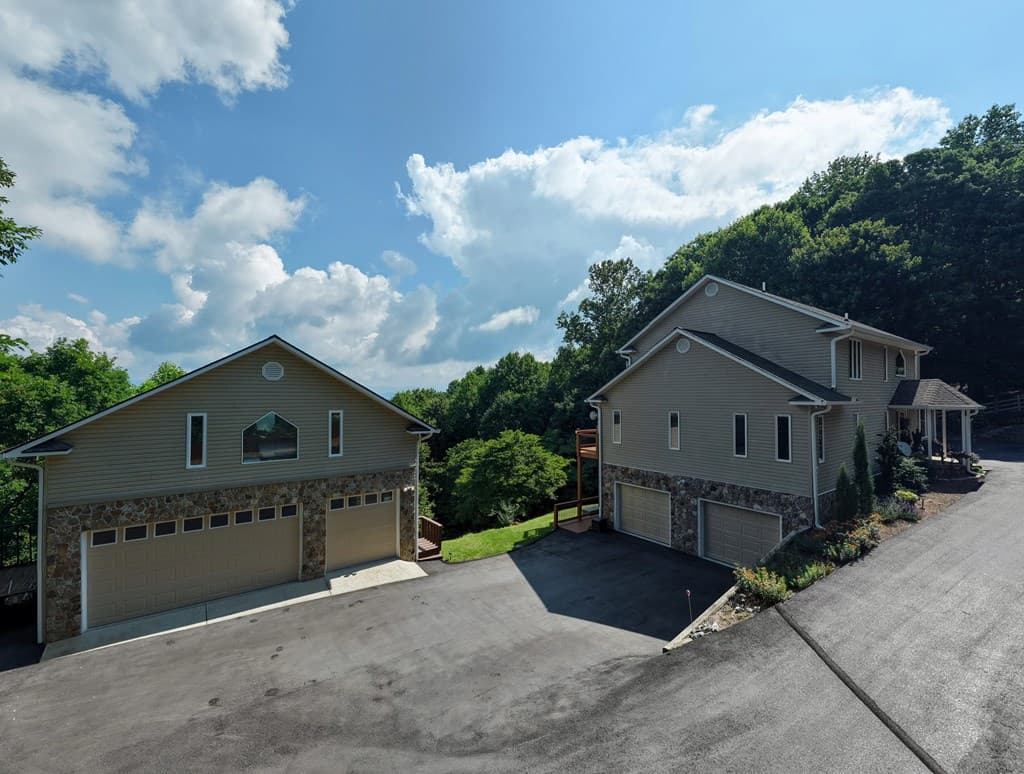 880 Locust Trail, Hiawassee GA 30546 - Photo