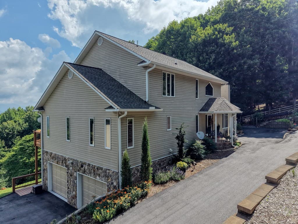 880 Locust Trail, Hiawassee GA 30546 - Photo