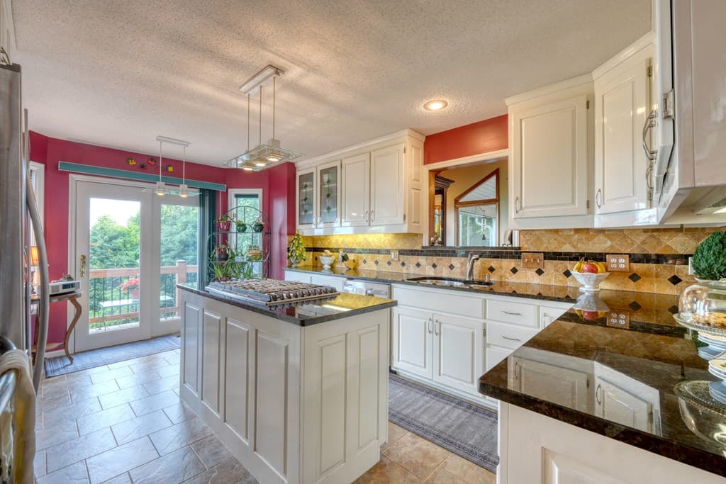 880 Locust Trail, Hiawassee GA 30546 - Photo