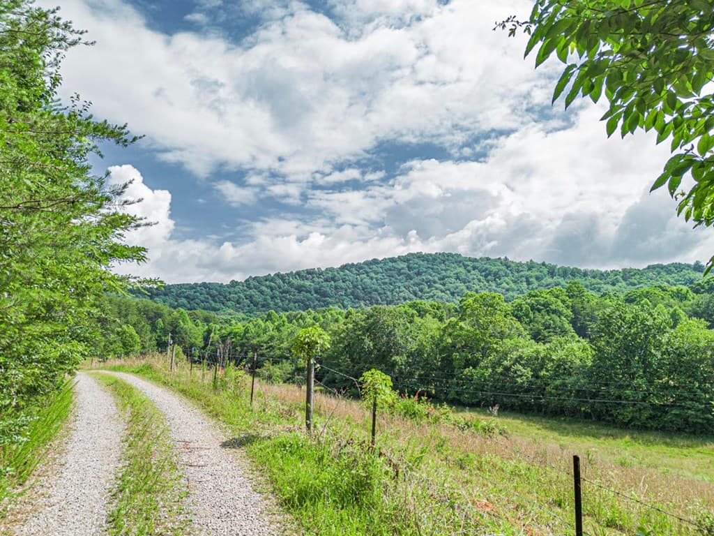 541 Pleasant Hill Road, Copperhill TN 37317 - Photo