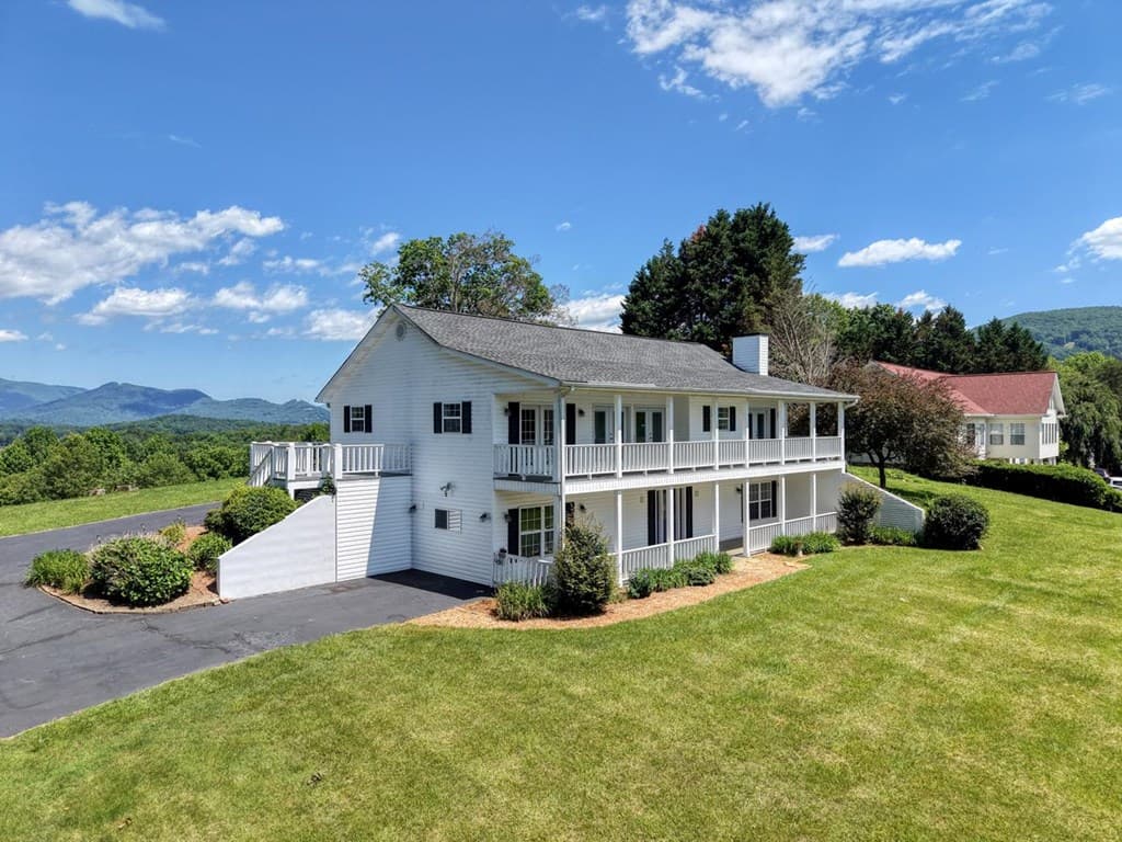 2112 J V Ledford Road, Young Harris GA 30582 - Photo