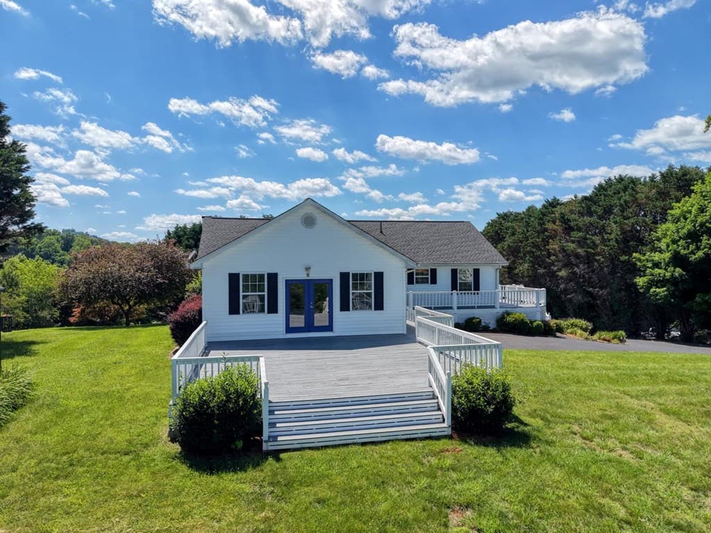 2112 J V Ledford Road, Young Harris GA 30582 - Photo