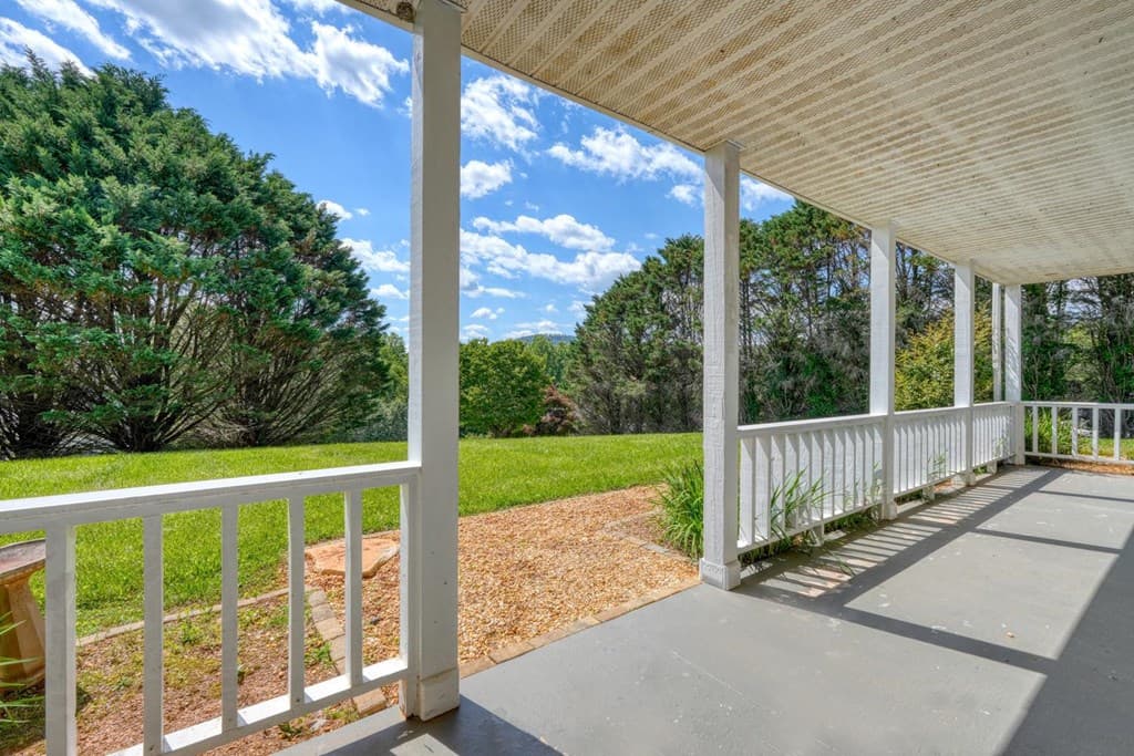 2112 J V Ledford Road, Young Harris GA 30582 - Photo