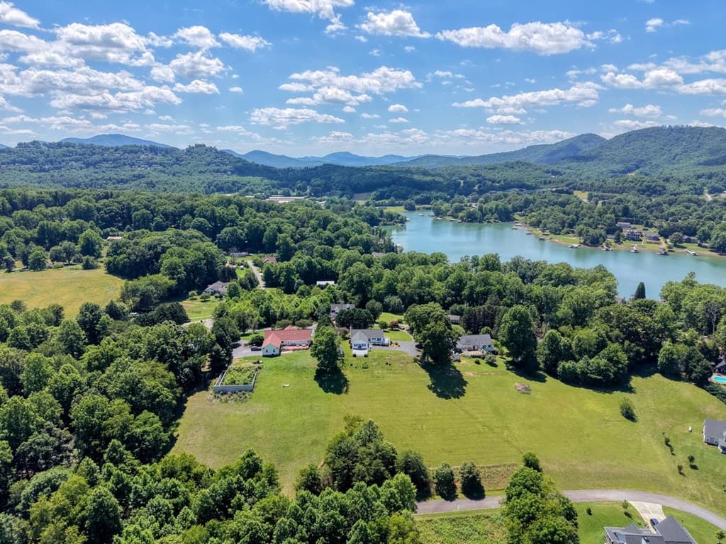 2112 J V Ledford Road, Young Harris GA 30582 - Photo