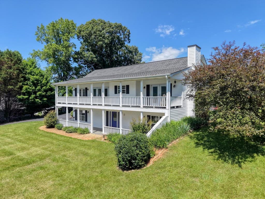 2112 J V Ledford Road, Young Harris GA 30582 - Photo