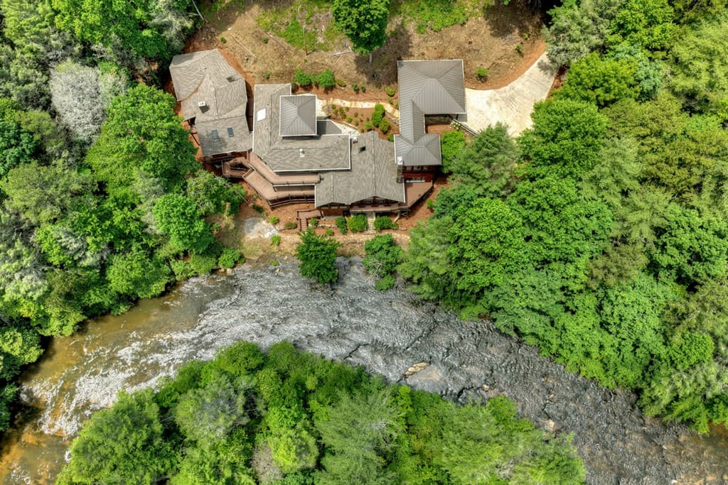 192 Delphi Hills Lane, Mccaysville GA 30555 - Photo