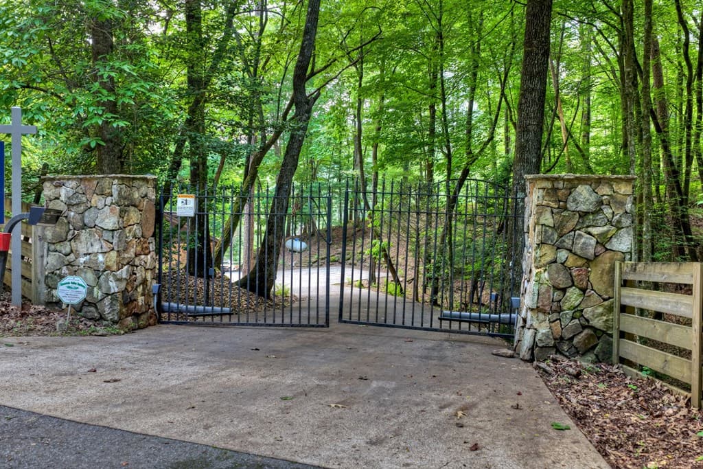 192 Delphi Hills Lane, Mccaysville GA 30555 - Photo