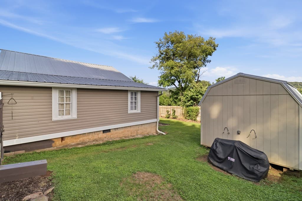 206 Kell Street, Ellijay GA 30540 - Photo