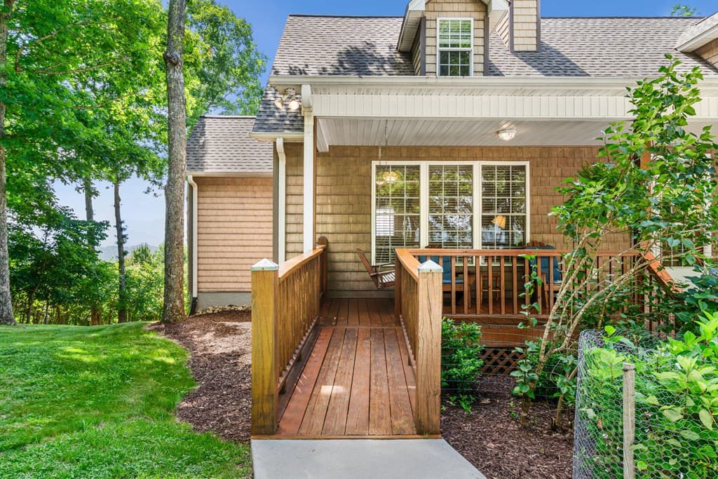 194 Lakeview Drive, Hayesville NC 28904 - Photo