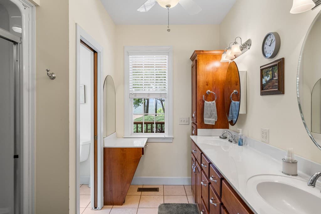 194 Lakeview Drive, Hayesville NC 28904 - Photo