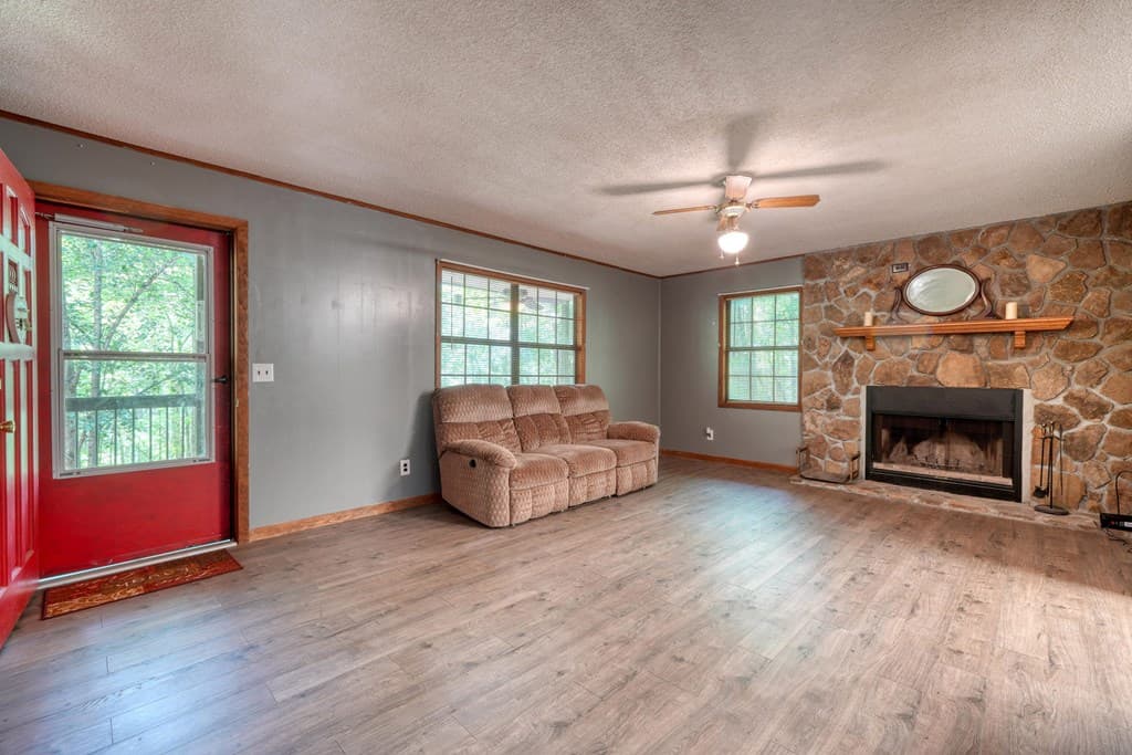 4777 Laurel Mountain Road, Hiawassee GA 30546 - Photo