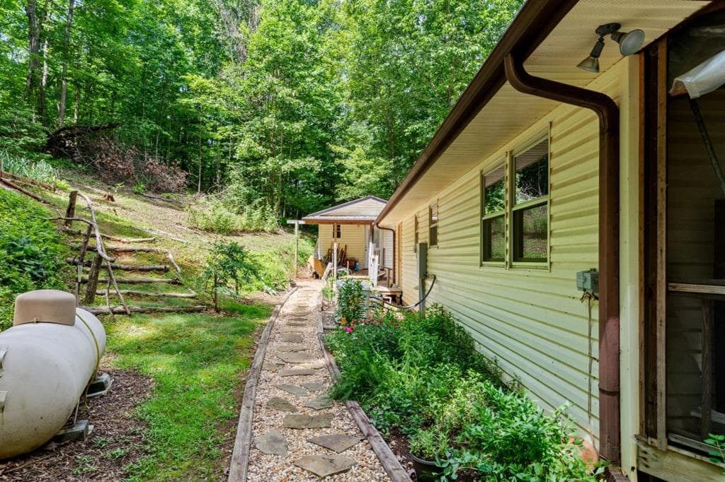 210 Mcdaniel Lane, Suches GA 30572 - Photo