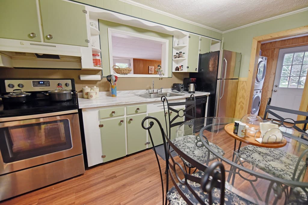 742 Hillcrest Drive, Mccaysville GA 30555 - Photo