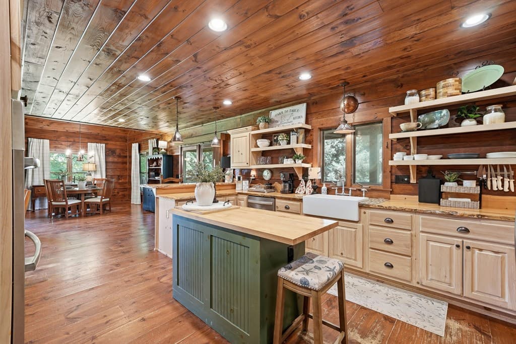 965 Bell Road, Mineral Bluff GA 30559 - Photo