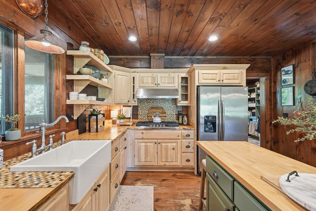 965 Bell Road, Mineral Bluff GA 30559 - Photo