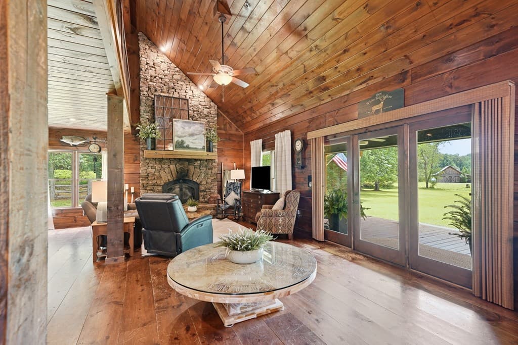965 Bell Road, Mineral Bluff GA 30559 - Photo