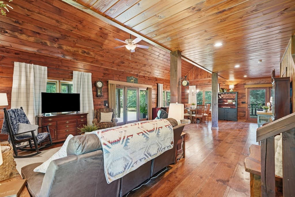 965 Bell Road, Mineral Bluff GA 30559 - Photo
