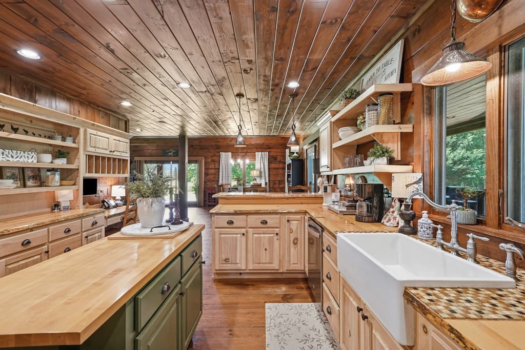 965 Bell Road, Mineral Bluff GA 30559 - Photo