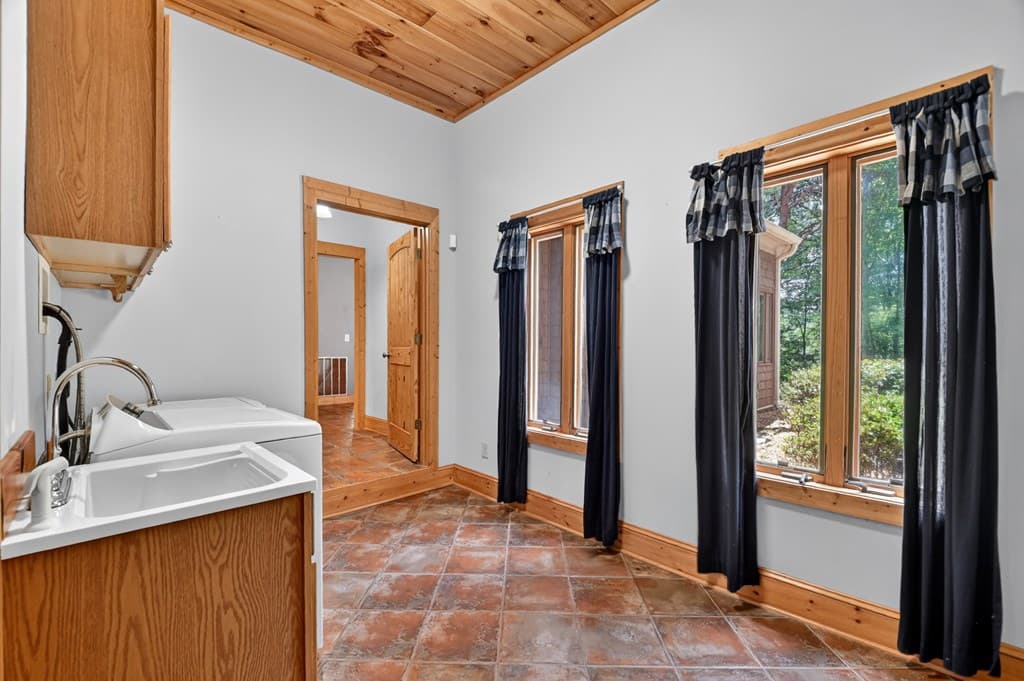 762 Pettit Ridge Road, Ellijay GA 30536 - Photo
