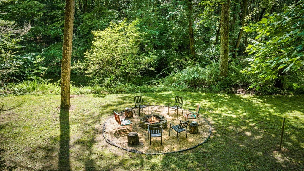 2977 Hwy 2, Blue Ridge GA 30513 - Photo