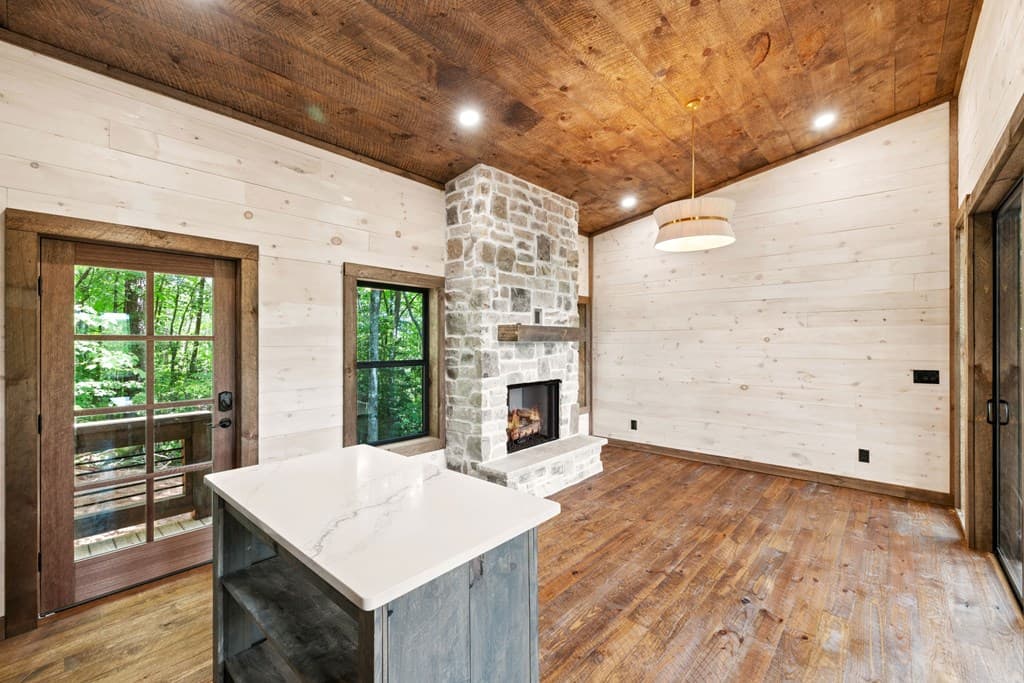 190 Laurel Crossing, Blue Ridge GA 30513 - Photo