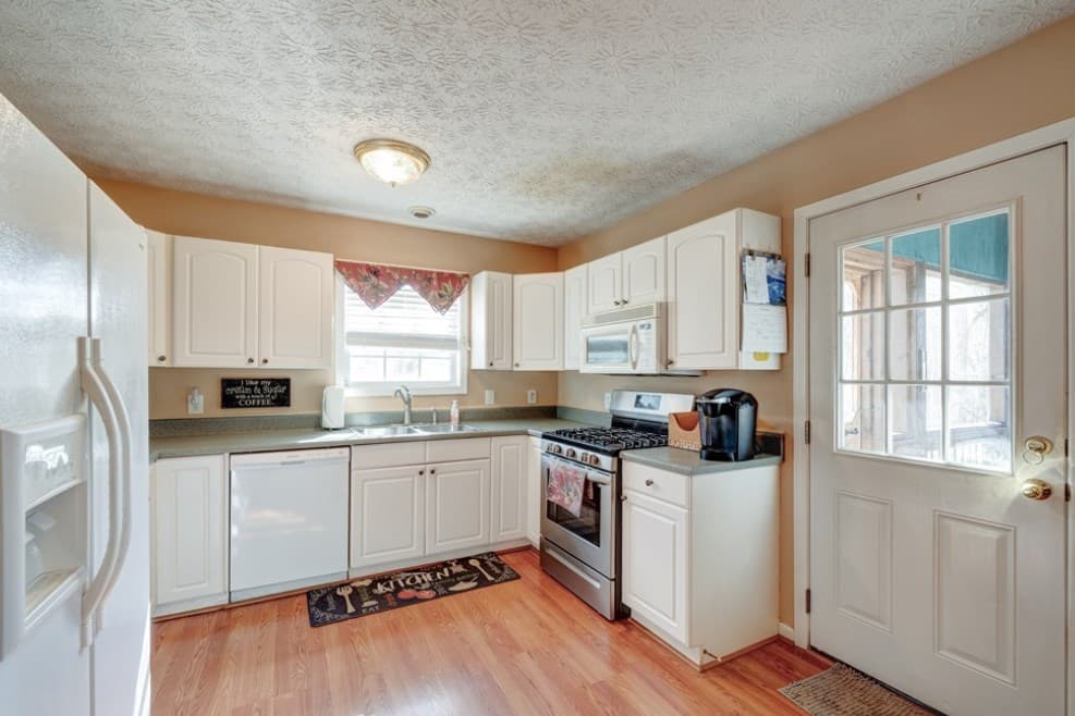 472 Eagle Mountain Drive W, Ellijay GA 30540 - Photo