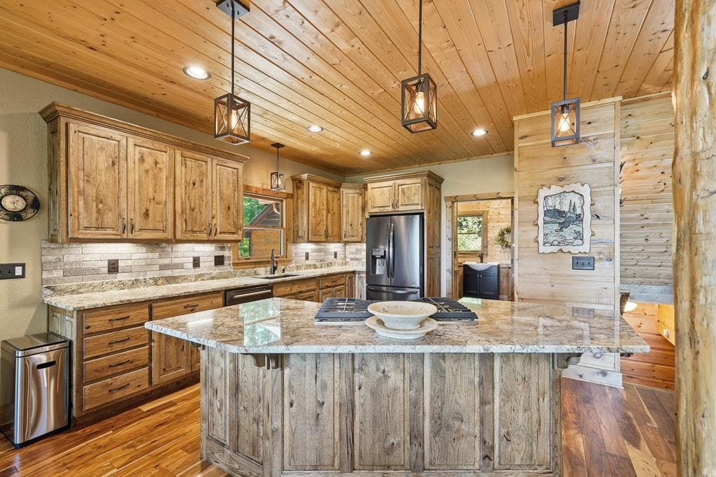 1252 Mountainside Parkway, Ellijay GA 30536 - Photo